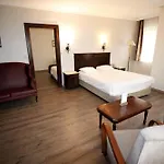 Otel Montania Town 3*