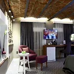 Otel Montania Town 3*