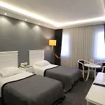Otel Montania Town