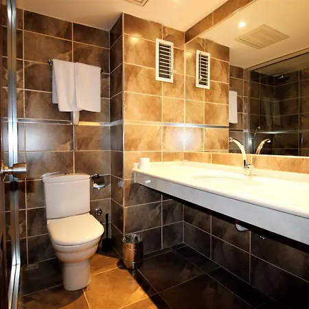 Hotell Montania Town 3*