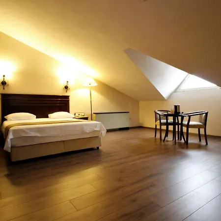 Montania Town Hotell 3*