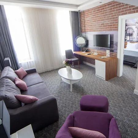 Montania Town Hotell 3*