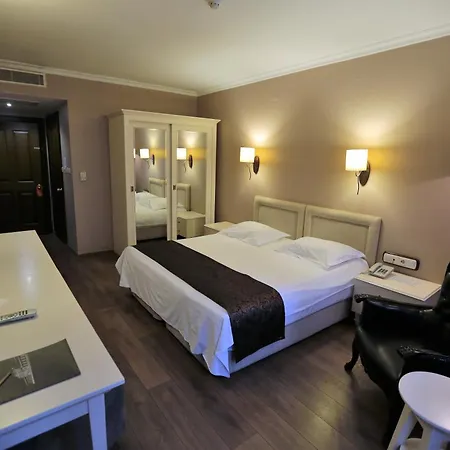 Montania Town Hotell Mudanya