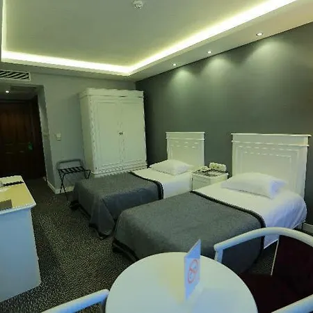 Montania Town Hotell 3*