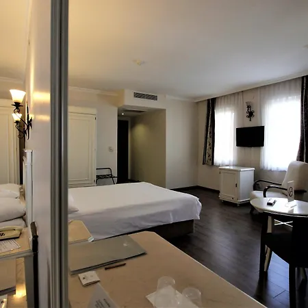 Montania Town Hotel 3*