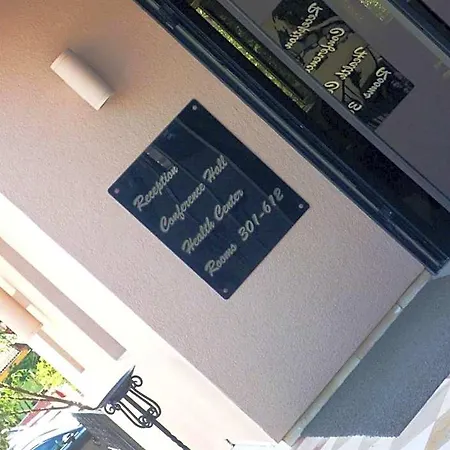Montania Town Hotel