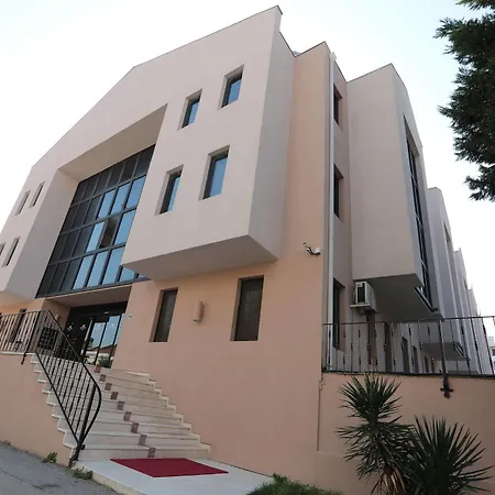 Montania Town Hotel 3*